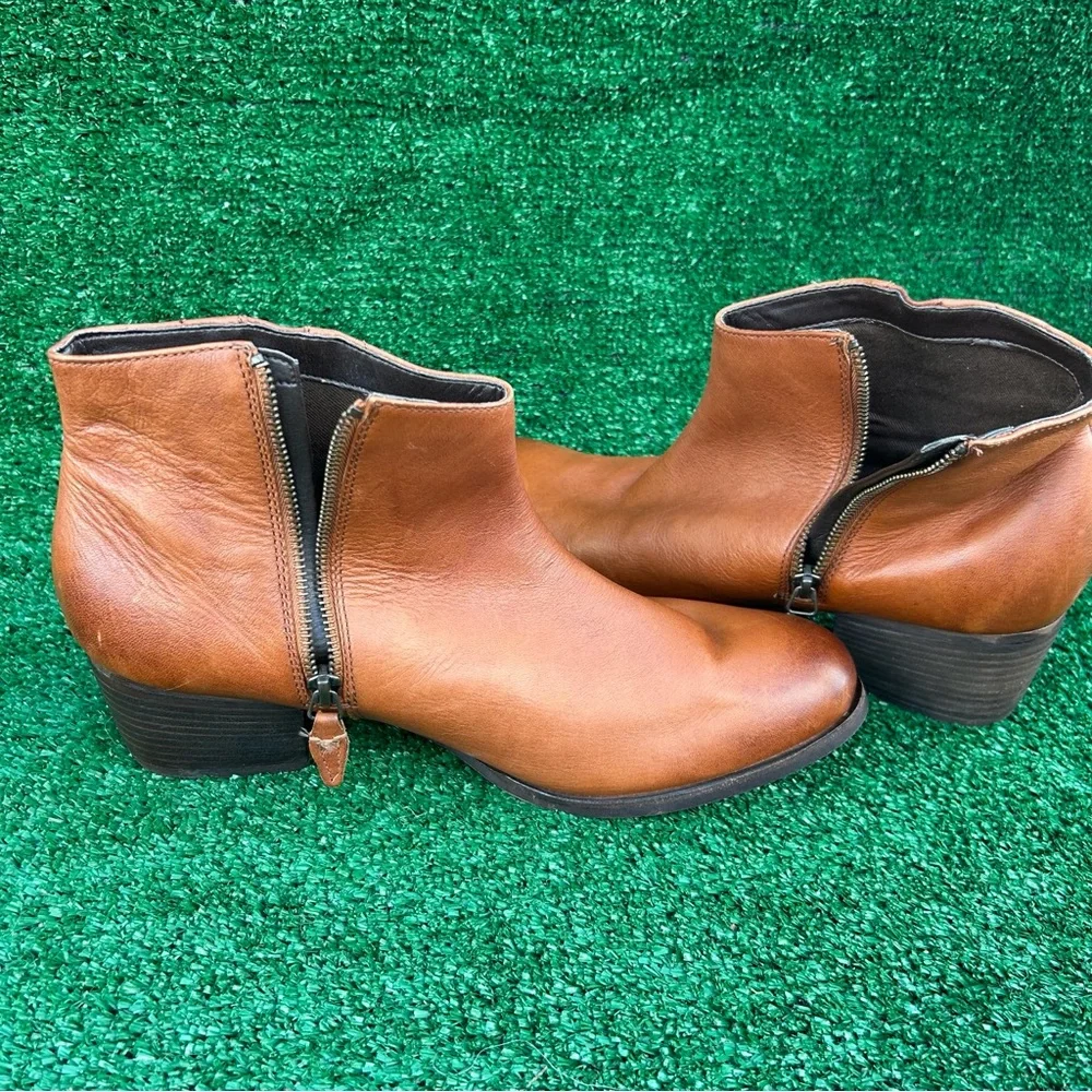 Clarks Artisan‎ Maypearl Fawn Ankle Boots 26138394 Tan Leather Womens 11M